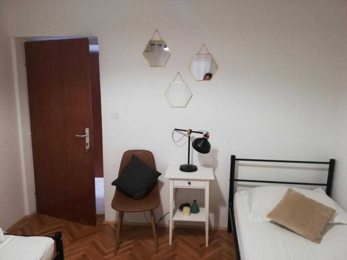 Guesthouse Radic ดูบรอฟนิก ภายนอก รูปภาพ